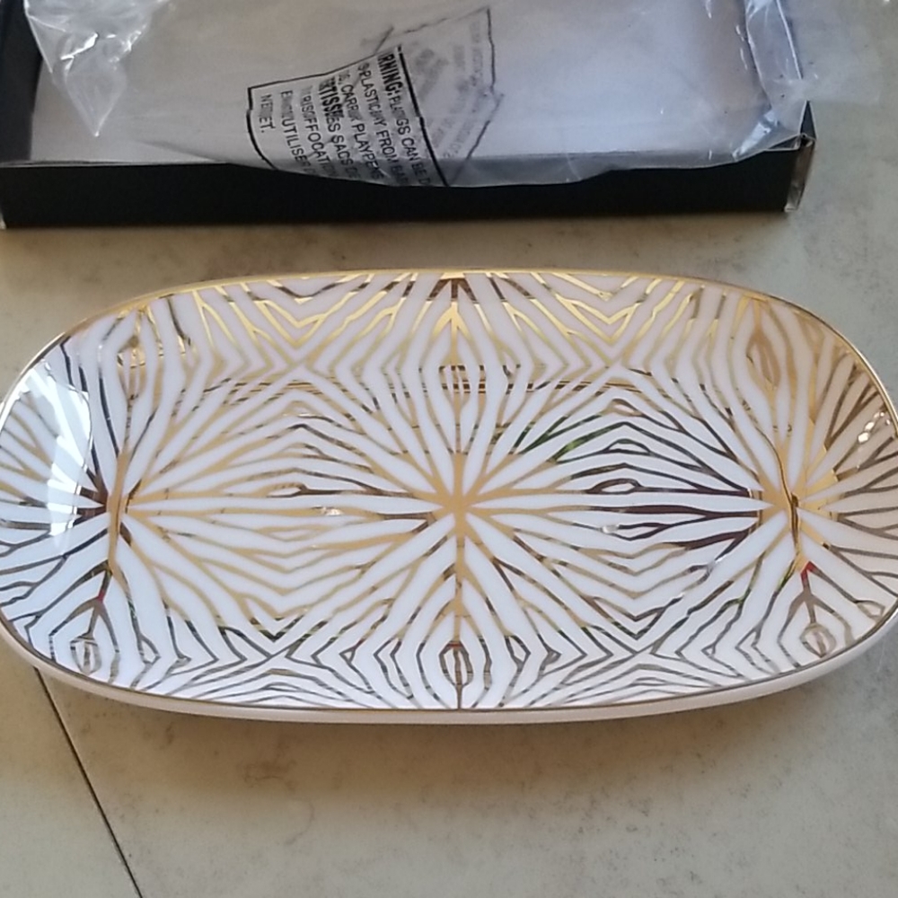 Gold & Creme Tray